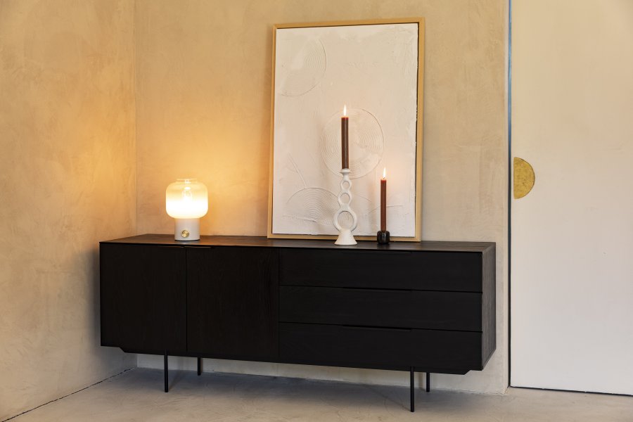 ZUIVER Travis skjenk, m. 2 drer og 3 skuffer - sort eikefiner og stl