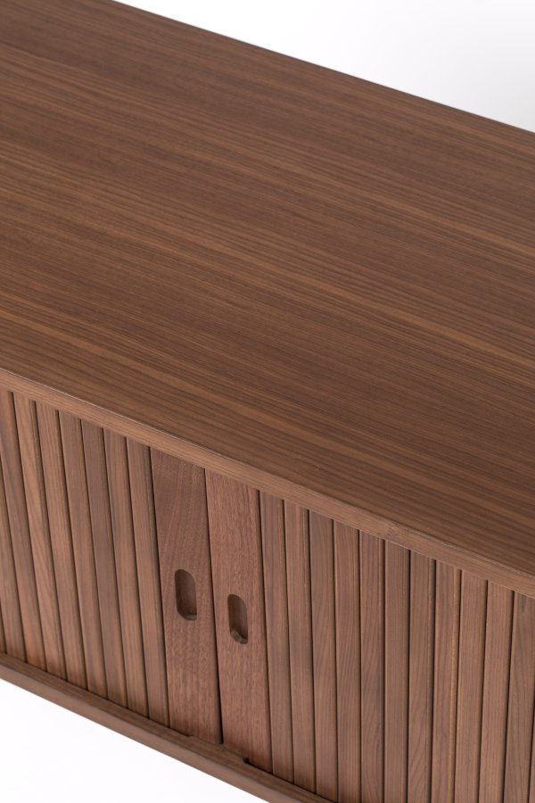 ZUIVER Barbier TV-bord, m. 2 skyvedrer - brun valnttfiner og gummitre (120x40)