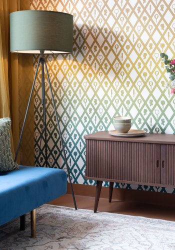 ZUIVER Barbier TV-bord, m. 2 skyvedrer - brun valnttfiner og gummitre (120x40)