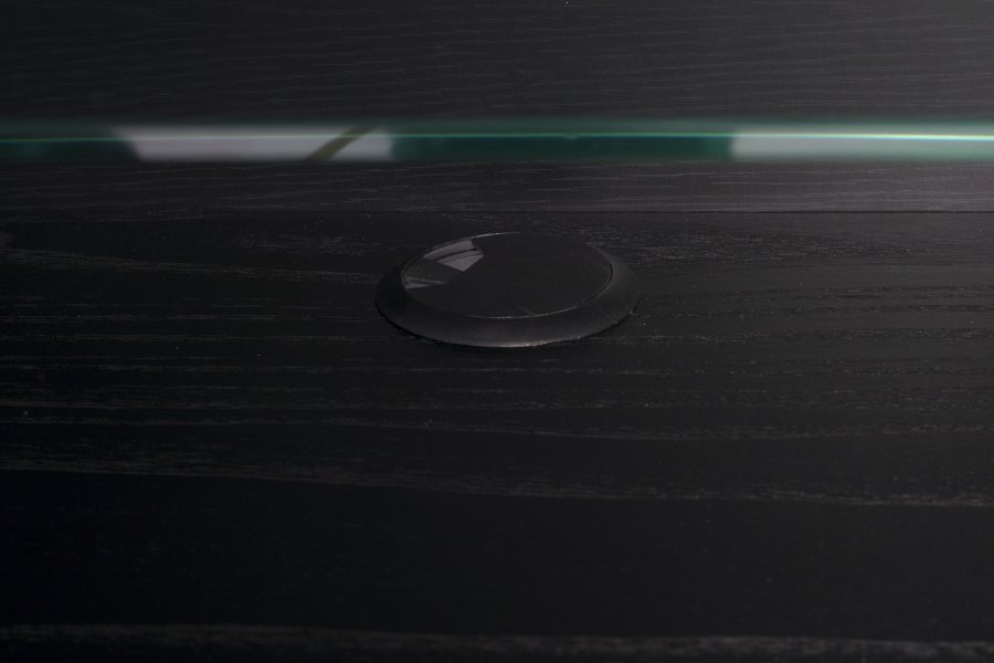 ZUIVER Barbier TV-bord, m. 2 skyvedrer - svart eikefiner og gummitre (120x40)