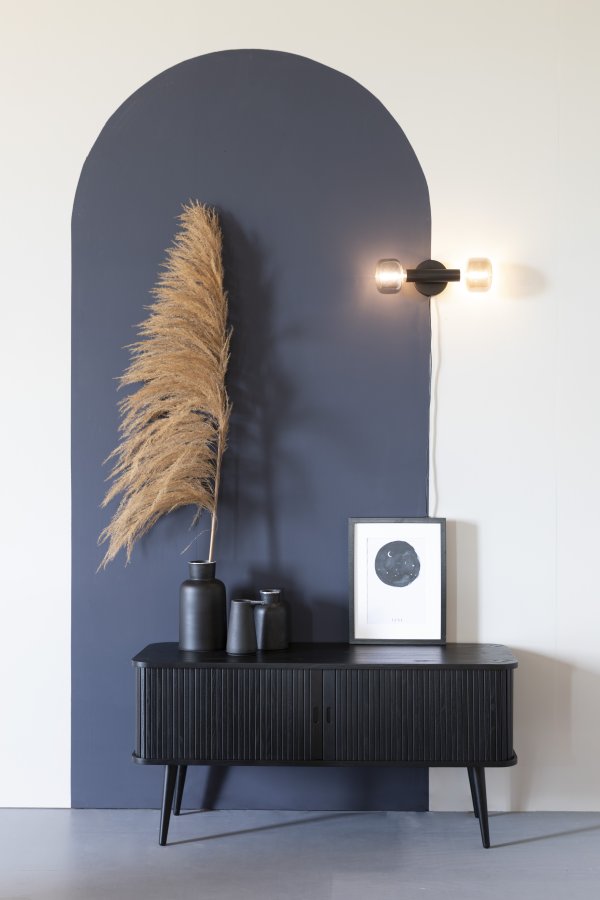 ZUIVER Barbier TV-bord, m. 2 skyvedrer - svart eikefiner og gummitre (120x40)