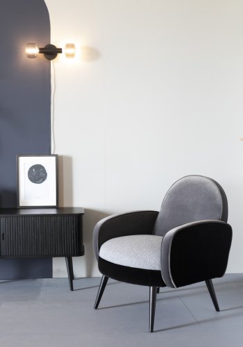 ZUIVER Barbier TV-bord, m. 2 skyvedrer - svart eikefiner og gummitre (120x40)