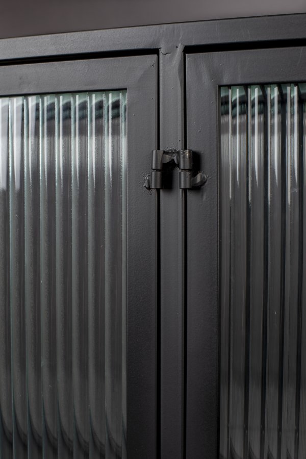 DUTCHBONE Boli skjenk, hy, m. 4 drer og 2 hyller - glass og sort jern