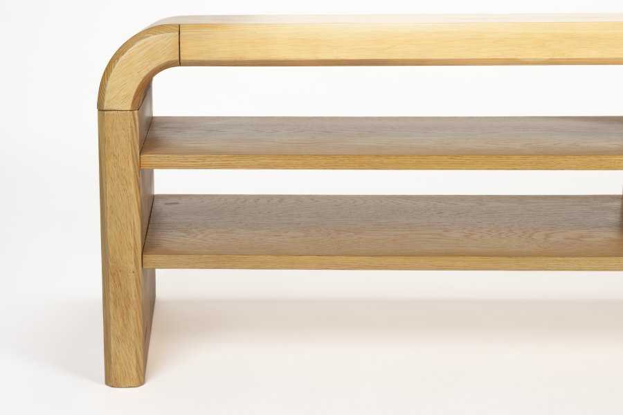 ZUIVER Brave skjenk, med hyller - brun eikefiner