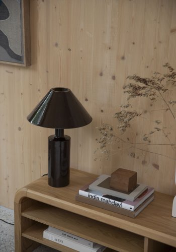 ZUIVER Brave skjenk, med hyller - brun eikefiner