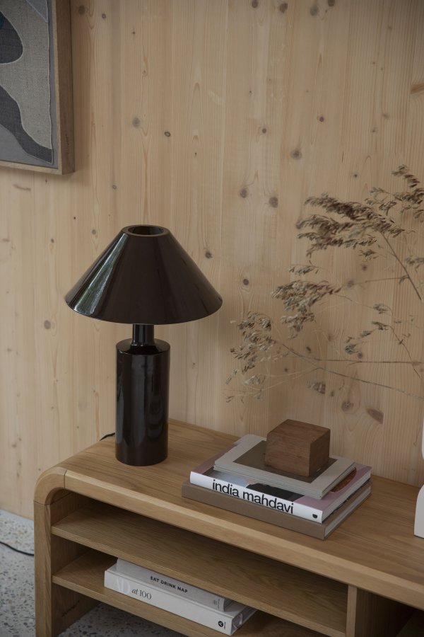 ZUIVER Brave skjenk, med hyller - brun eikefiner