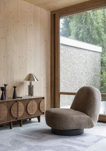 ZUIVER Groove skjenk, m. 2 drer - brun valntt finish og ask