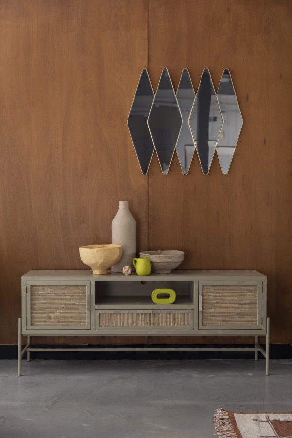 DUTCHBONE Yasu skjenk, m. 2 drer, 1 rom og 1 skuff - naturlig rotting og beige tre/jern