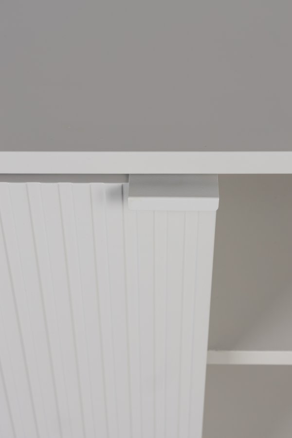 WHITE LABEL LIVING Cayo hy skjenk, m. 1 dr og 2 hyller - hvit MDF og hvitt jern