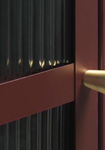 Bronco-Vitrine, links, mit 1 Tür und 3 Einlegeböden – geriffeltes Glas und burgunderfarbenes Metall (H:160)