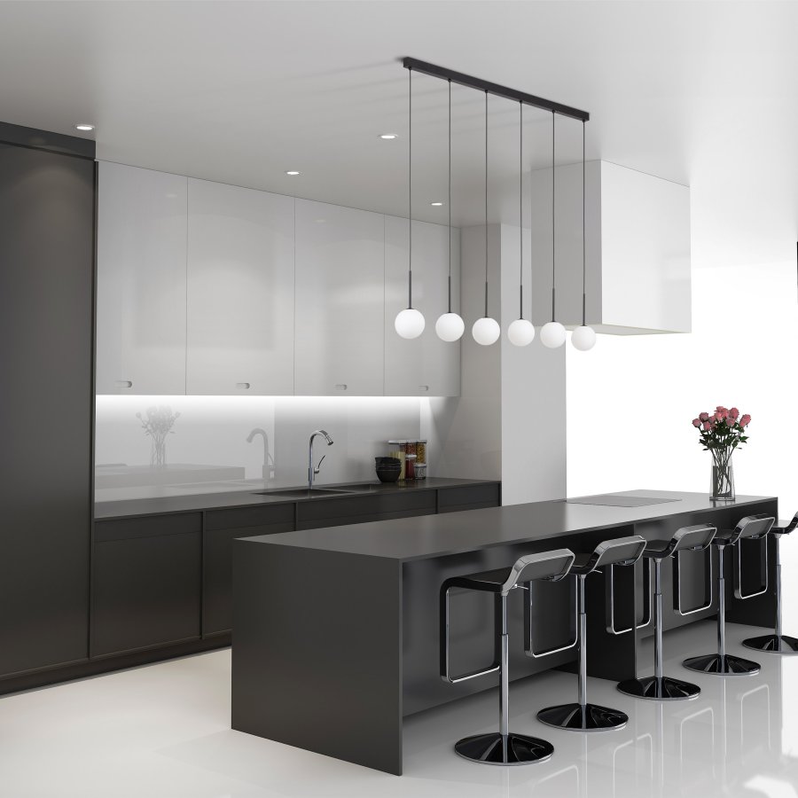 TK Martin taklampe, m. 6 skjermer - hvitt glass og sort metall