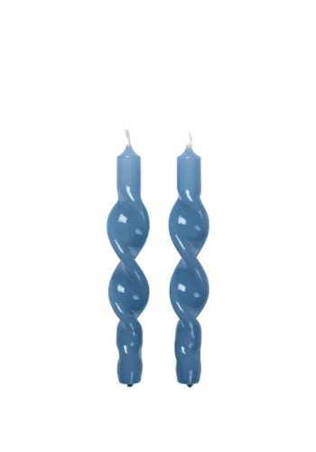 BROSTE COPENHAGEN Twist-Kerze – staubblaues Paraffin (2er-Set)