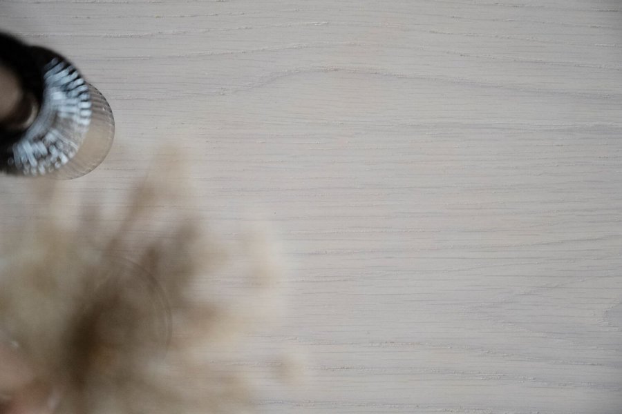 ROWICO rund Yumi sofabord - hvidvasket egetrsfiner og eg (90)