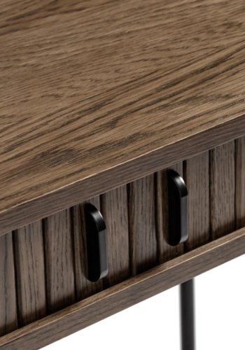 Nola skrivebord, m. 2 skydel�ger - r�gfarvet egetr�sfin�r og sort metal (60x120)