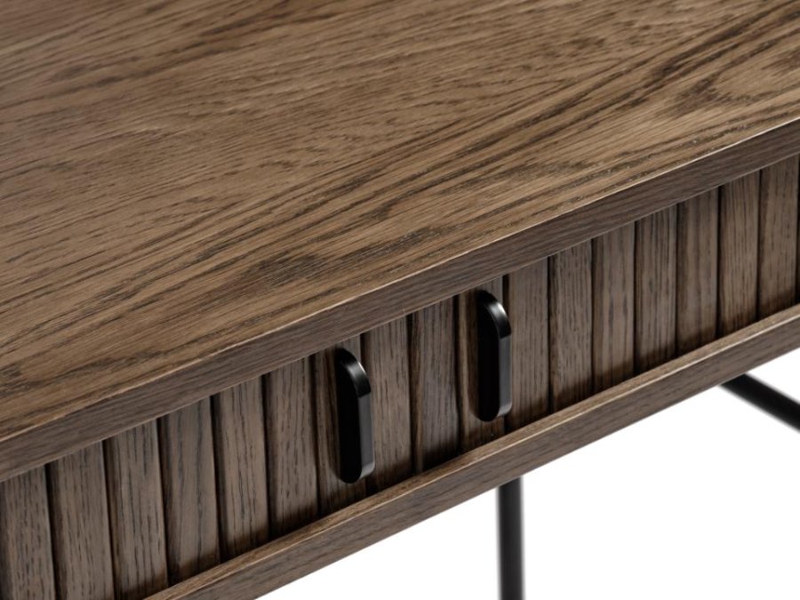 Nola skrivebord, m. 2 skydel�ger - r�gfarvet egetr�sfin�r og sort metal (60x120)