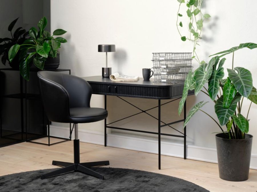 Nola skrivebord, m. 2 skydelger - sort egetrsfinr og sort metal (60x120)