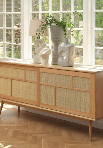 Barrali skjenk, m. 2 skyvedrer og 1 skuff - naturrotting og eik