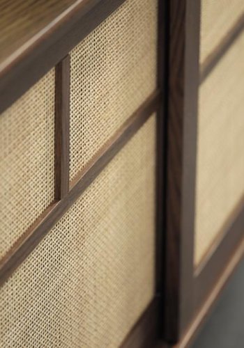 Barrali Sideboard mit 2 Schiebetüren und 1 Schublade – Rattan und geräucherte Eiche