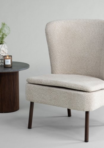 VIND COLLECTION Hällsö lenestol - beige bouclé-stoff og valnttfarget stl