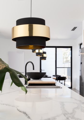 TK Calisto loftlampe, m. 3 skrme - sort stof og guld stl