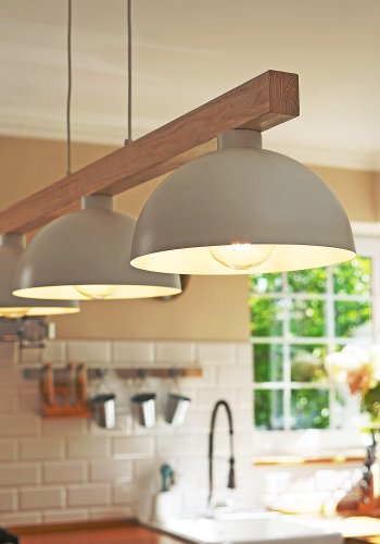 TK Oslo taklampe, m. 3 skjermer - hvitt metall og tre