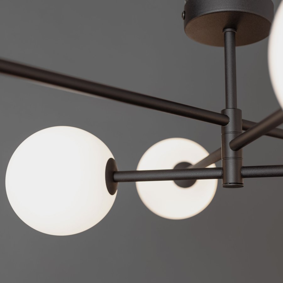 TK Sarius loftlampe, m. 6 skjermer - hvitt glass og sort metall