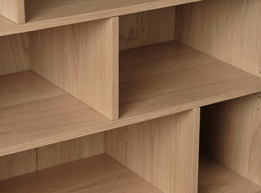 Ponza bokhylle, m. 2 drer - naturlig eik (H:140)