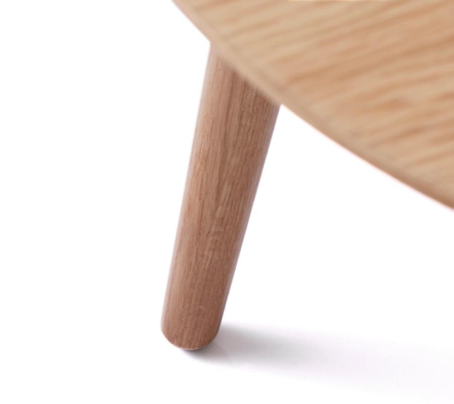 Adda Couchtisch, rund – Eichenfurnier natur und Eichenlatten (2er-Set)