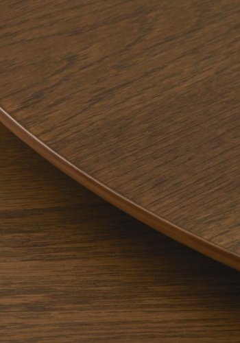 Adda Couchtisch, rund – geräuchertes Eichenfurnier und Latteneiche (2er-Set)