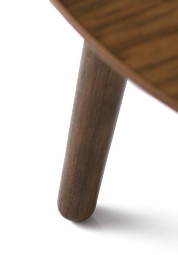 Adda Couchtisch, rund – geräuchertes Eichenfurnier und Latteneiche (2er-Set)