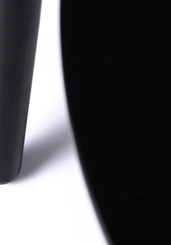 Adda Couchtisch, rund – schwarzes Eichenfurnier und Eichenlatten (2er-Set)