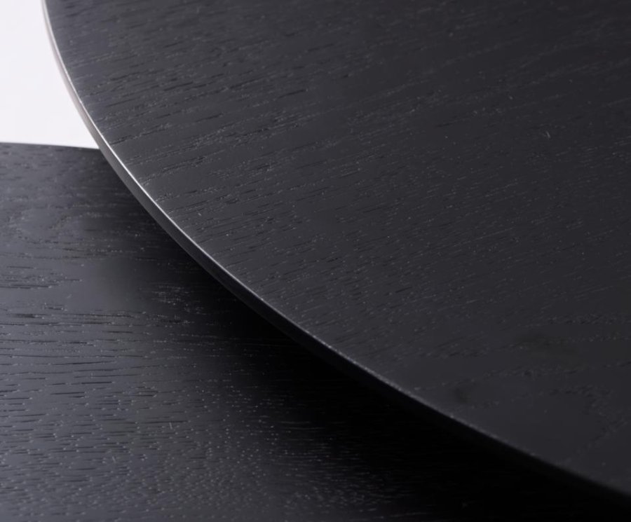 Adda Couchtisch, rund – schwarzes Eichenfurnier und Eichenlatten (2er-Set)