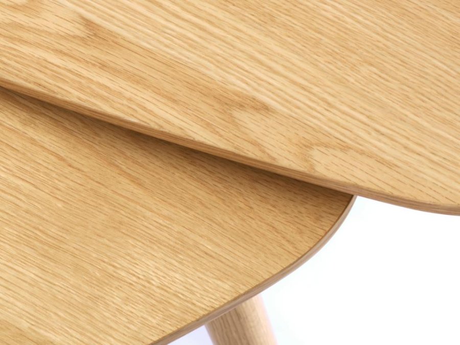 Adda Couchtisch, dreieckig - Eichenfurnier natur und Eichenlatten (2er-Set)