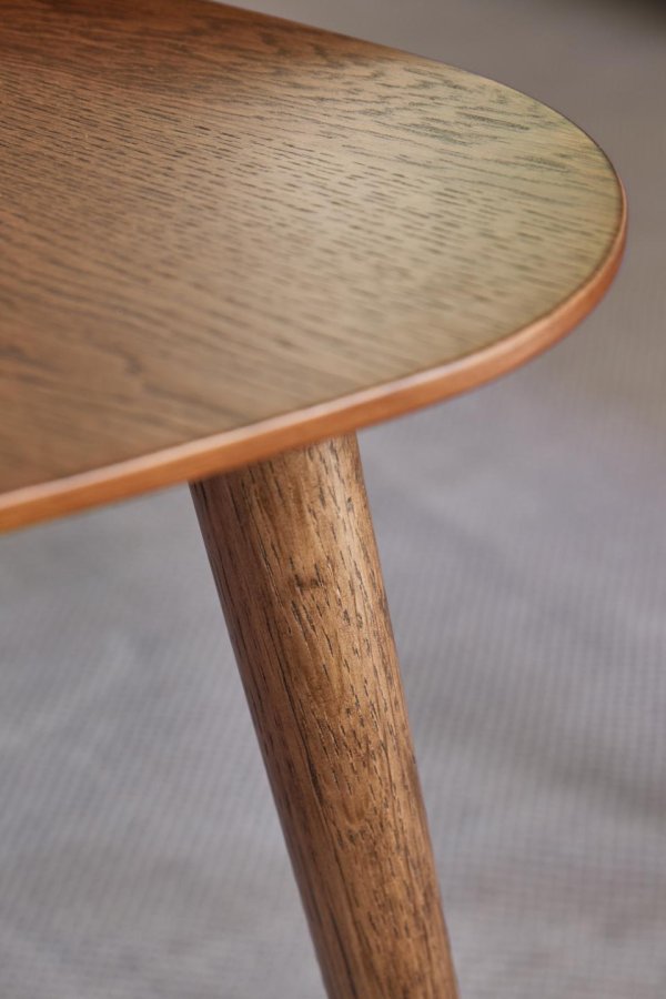 Adda salongbord, trekantet - rkt eikefiner og lamell eik (sett med 2)