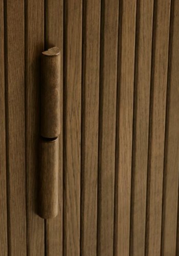 Cavo skjenk, med 2 skyvedrer og 2 hyller - rkt eik (160x45)