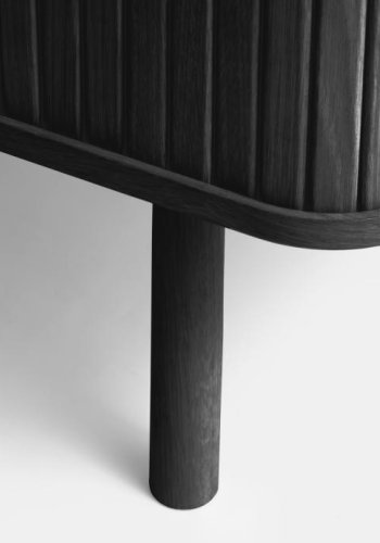 Cavo Sideboard, m. 2 Schiebetüren und 2 Regalen – Eiche schwarz (160x45)