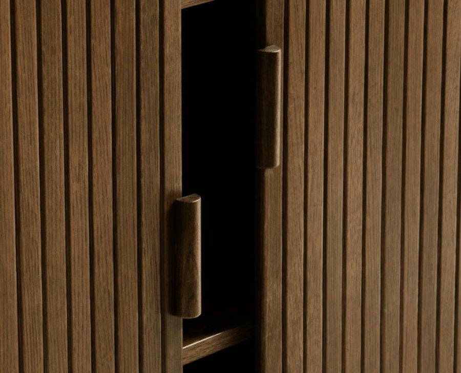 Cavo Schrank, mit 2 Schiebetüren und 2 Einlegeböden – geräucherte Eiche