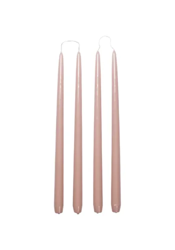 BROSTE COPENHAGEN Glatte Kerze – malvenrosa Paraffin (4er-Set)