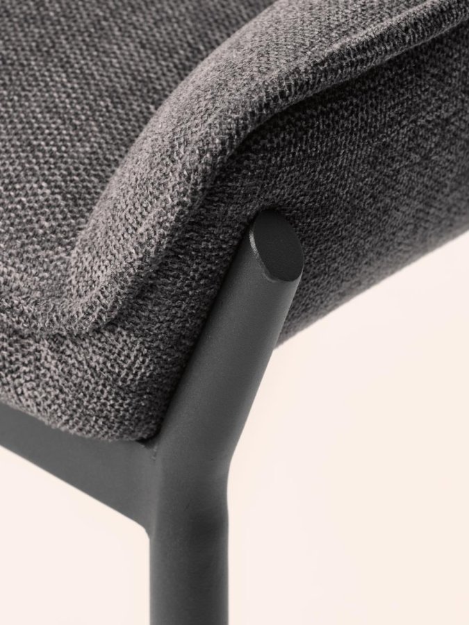 Calgary spisestuestol - mrkegrtt stoff og sorte ben