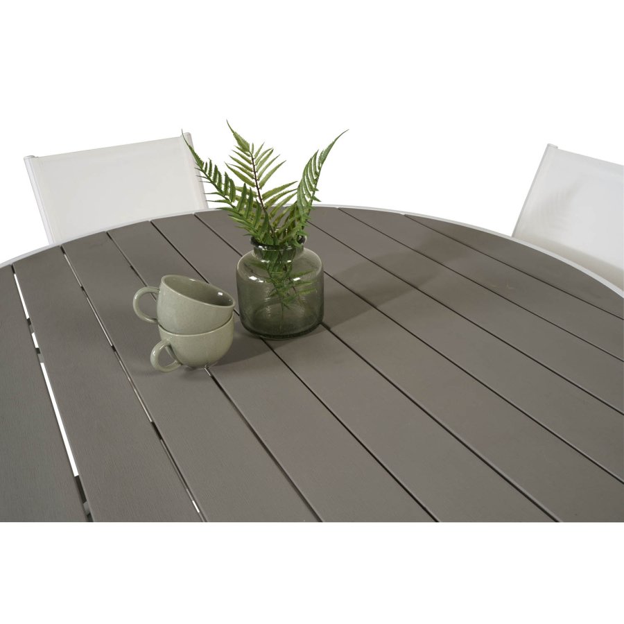 VENTURE DESIGN Gartenset mit Parma Tisch ( 140) und 4 Santorini Stühlen mit Armlehnen - Weißaluminium/Textilene