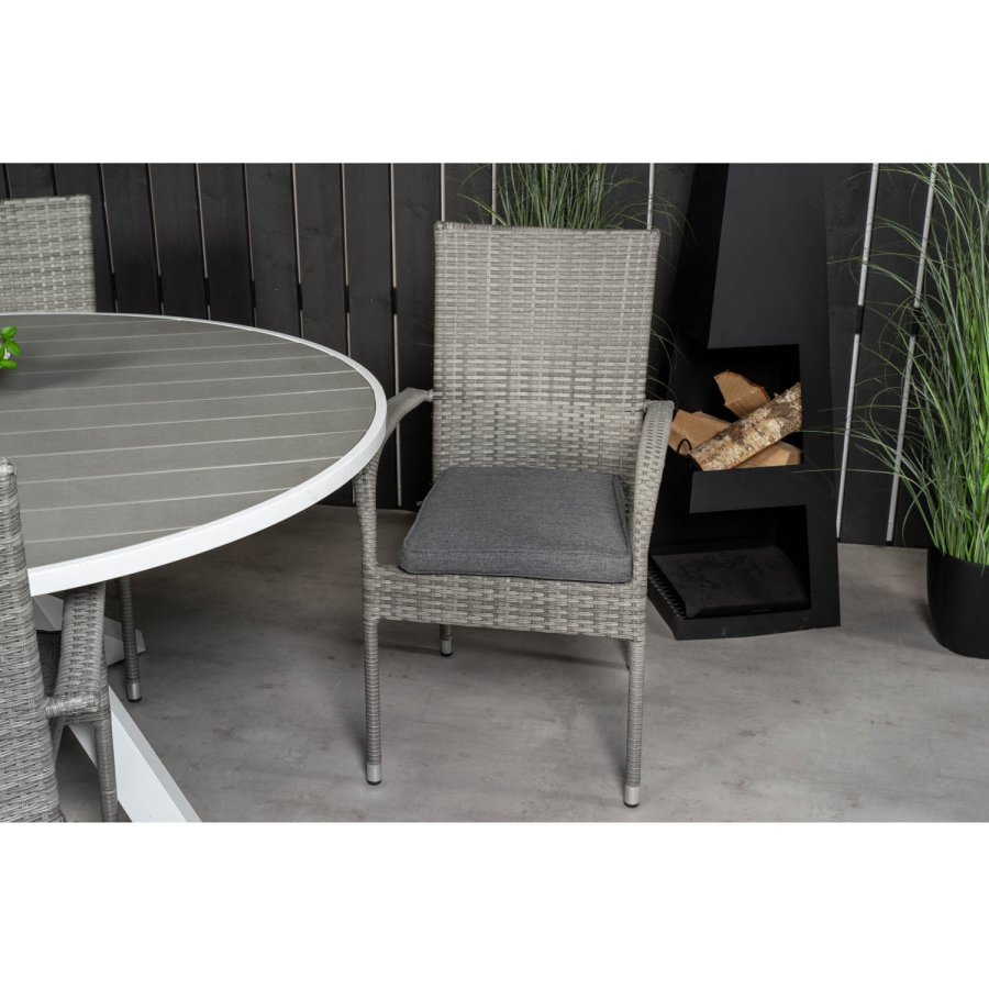 VENTURE DESIGN havest m. Parma bord (140) og 4 Anna stole m. armln - hvid alu/gr rattan/aintwood