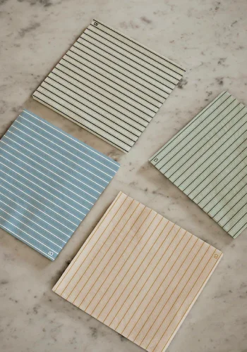 BROSTE COPENHAGEN Dolly papirserviet, kvadratisk - offwhite og sort papir (33x33)