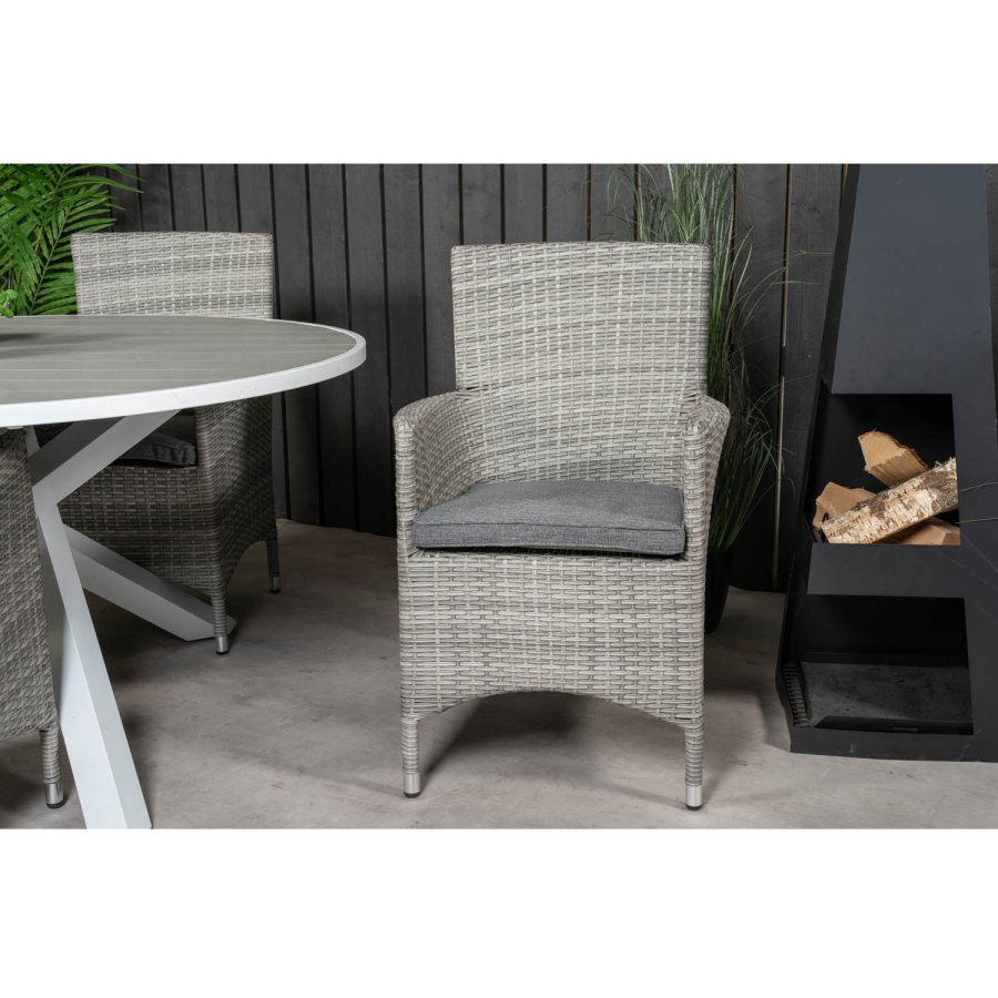 VENTURE DESIGN havest m. Parma bord (140) og 4 Malin stole m. armln + hynde - gr rattan/aintwood