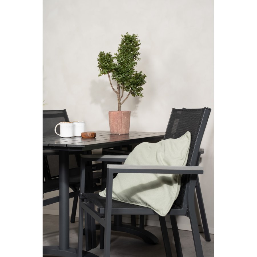 VENTURE DESIGN havest m. Denver bord (120x70) og 4 Parma stole m. armln - sort aintwood/textilene
