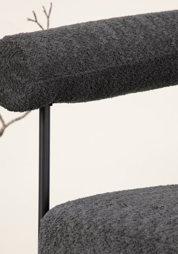 VINN KOLLEKSJON Höksen x Josefin Lustig lenestol, m. armlener - mrkegrtt boucléstoff og sort stl