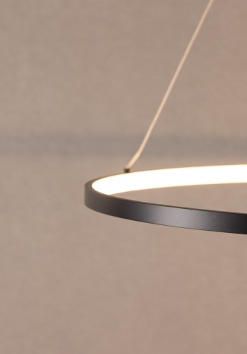 VIND COLLECTION Rödäng x Josefin Lustig taklampe, LED - sort aluminium