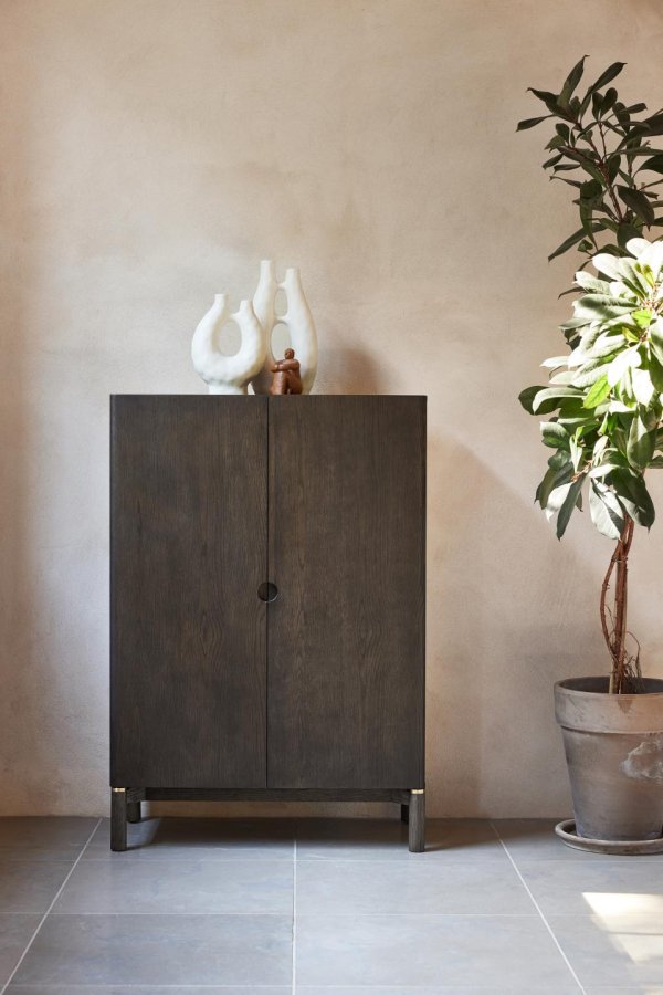 Arun skab, m. 2 lger og 4 hylder - espressoolie (H:130)