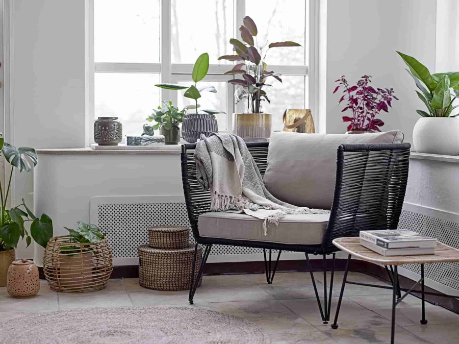 BLOOMINGVILLE Mundo lenestol - natur/svart polyester/metall, m. armlener, inkl. puter