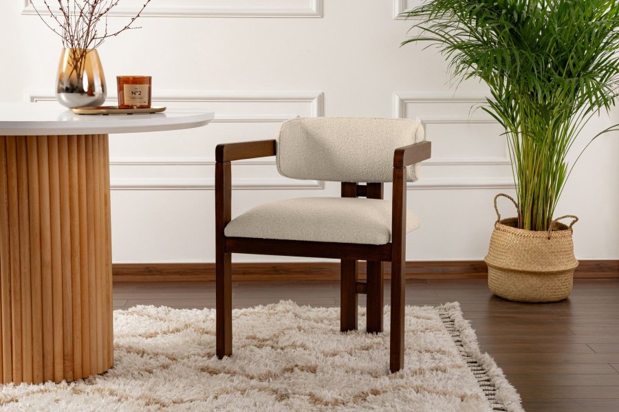 NORDVRK Mistral spisestuestol, med armlener - off-white polyester og valnttfarget bk