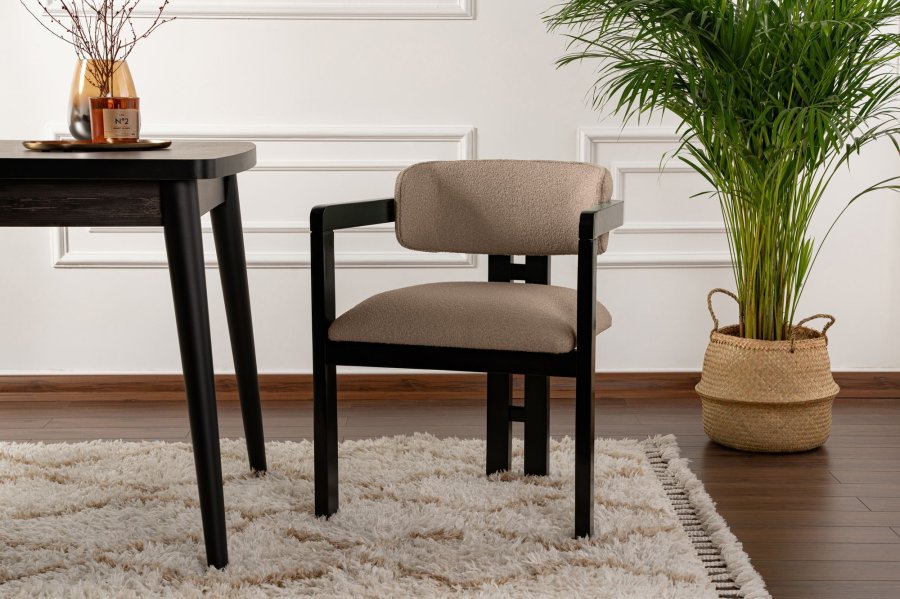 NORDV�RK Mistral spisestol, med armlener - sand/beige polyester og svart b�k